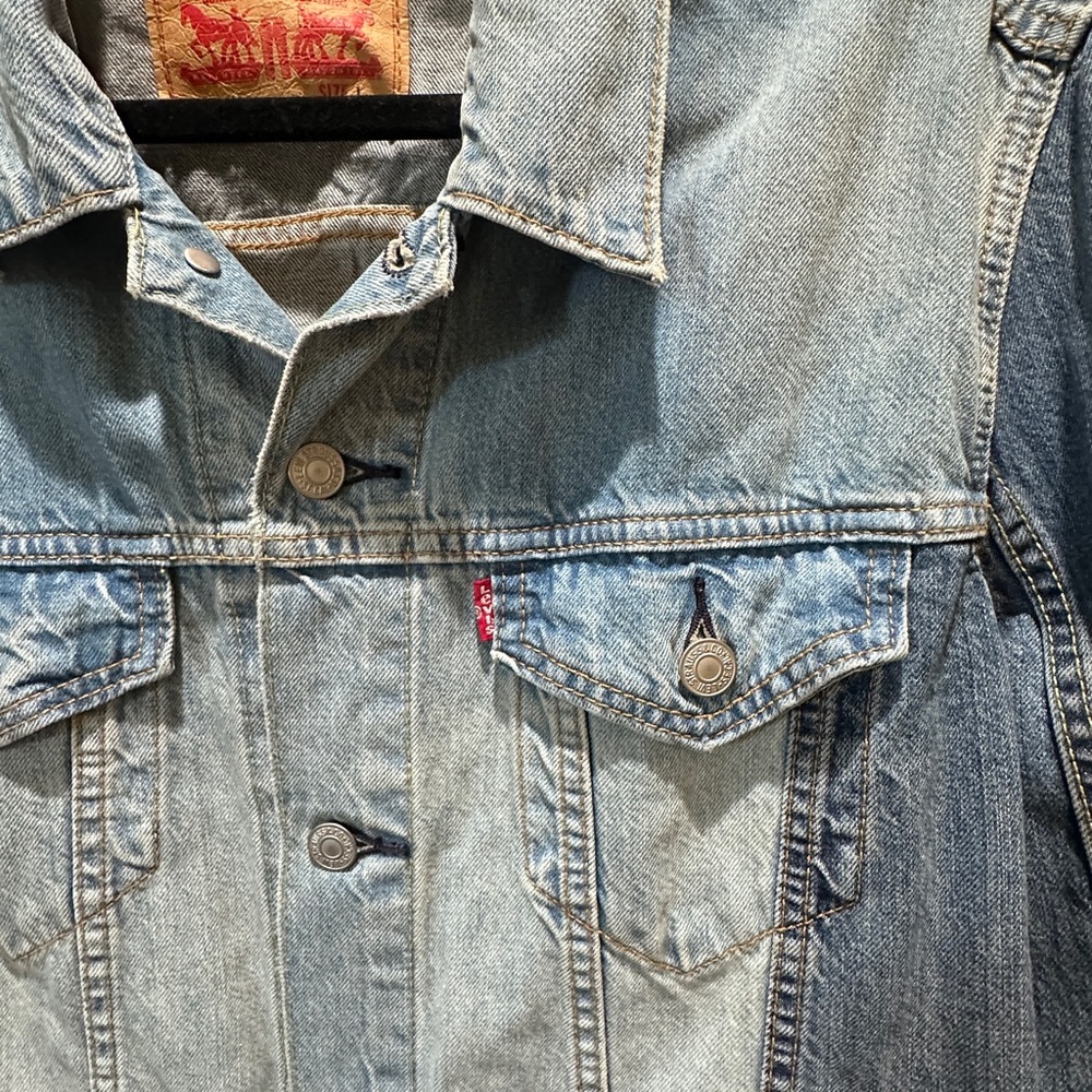 Levi's Classic Blue Denim Jacket - Picture 4 of 4